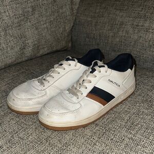 Nautica Men's White and Brown Casual Sneakers